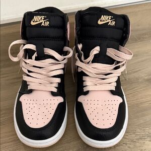 Nike Air High-Tops in Black and Pink